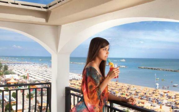 Hotel Brienz Bellaria-Igea Marina Zewnętrze zdjęcie